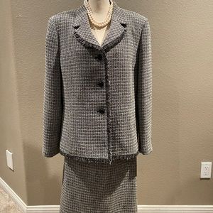 Women’s Blazer and Skirt Suit SET